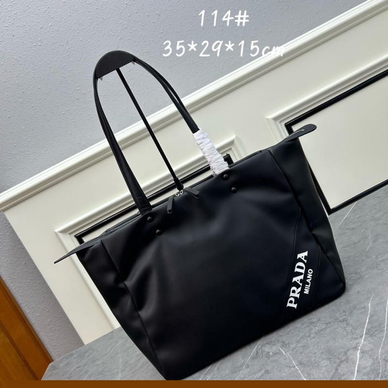 Pra*a shopping bags